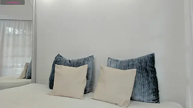 sofi laane online show from November 16, 2025, 12:33 pm