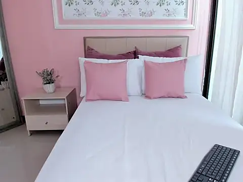 ivy aoki online show from October 15, 2025, 6:52 pm