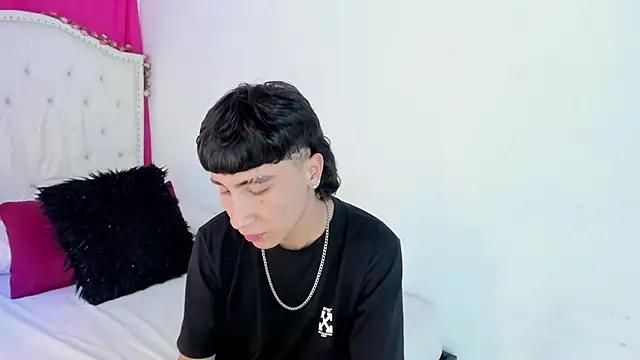 XaanderGrey online show from December 5, 2025, 7:10 pm