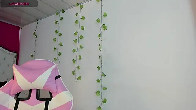 XaanderGrey online show from December 15, 2025, 7:18 pm