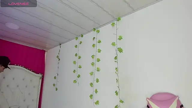 XaanderGrey online show from December 16, 2025, 7:30 pm