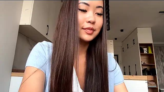 Snapshot of Ur_neighbor_Kira chatting on October 12, 2025, 11:09 am Ur neighbor Kira online show from October 12, 2025, 11:09 am