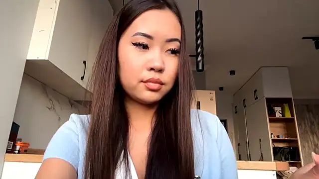 Snapshot of Ur_neighbor_Kira chatting on October 15, 2025, 12:05 pm Ur neighbor Kira online show from October 15, 2025, 12:05 pm