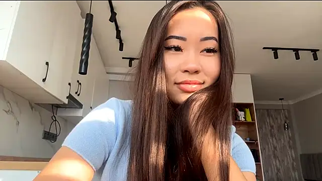 Snapshot of Ur_neighbor_Kira chatting on October 24, 2025, 9:17 am Ur neighbor Kira online show from October 24, 2025, 9:17 am