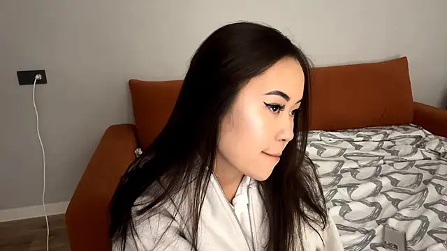 Snapshot of Ur_neighbor_Kira chatting on November 3, 2025, 11:55 am Ur neighbor Kira online show from November 3, 2025, 11:55 am