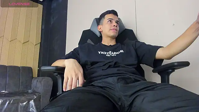 JuanSixx online show from December 14, 2025, 8:57 pm