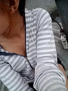 nhinhi-sexy online show from October 23, 2025, 10:14 am