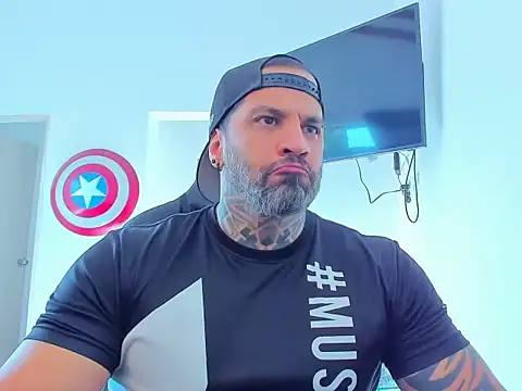 JoshRigby online show from November 8, 2025, 8:07 pm