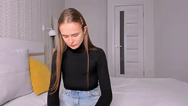 LilMary  online show from October 27, 2025, 9:46 am