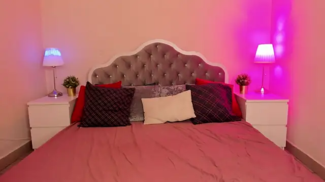 CamillaDreamer online show from September 30, 2025, 2:33 pm