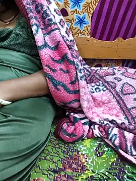 Snapshot of Desi_Lilly01 chatting on November 27, 2025, 7:27 pm Desi Lilly01 online show from November 27, 2025, 7:27 pm