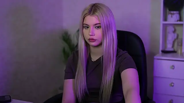 AshleyNikoo online show from September 30, 2025, 9:58 am