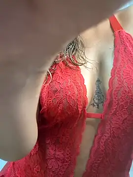 AlinemariaX online show from November 20, 2025, 10:31 pm