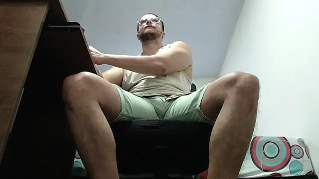Snapshot of DirtyNotLimits_ chatting on October 17, 2025, 1:57 pm DirtyNotLimits online show from October 17, 2025, 1:57 pm