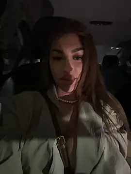 Snapshot of Candy_flippp chatting on October 11, 2025, 8:40 pm Candy flippp online show from October 11, 2025, 8:40 pm