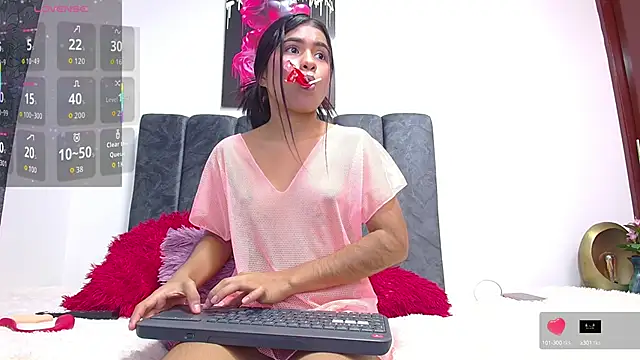Snapshot of karinna_santana chatting on October 17, 2025, 9:39 pm karinna santana online show from October 17, 2025, 9:39 pm