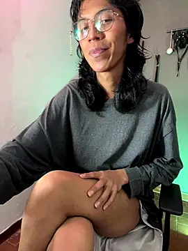 MadamLeRouge online show from November 6, 2025, 10:32 pm