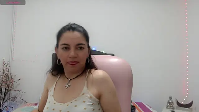 astrolover  online show from October 16, 2025, 1:17 am