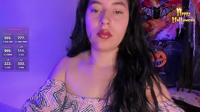 Snapshot of violet_blaze chatting on November 1, 2025, 10:17 am violet blaze online show from November 1, 2025, 10:17 am