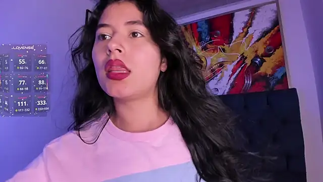 Snapshot of violet_blaze chatting on November 6, 2025, 12:06 pm violet blaze online show from November 6, 2025, 12:06 pm