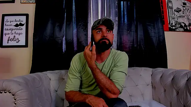 Kael Bronte online show from October 31, 2025, 6:42 pm