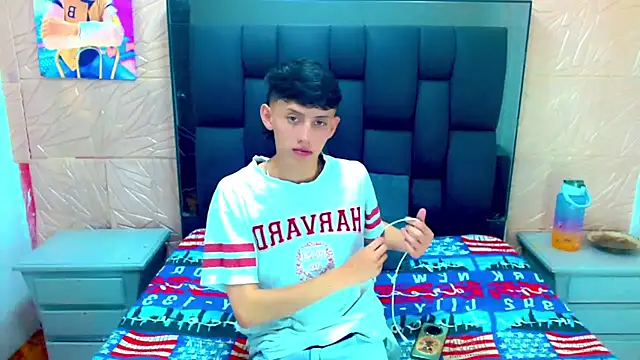 thaigo twink38 online show from November 5, 2025, 9:59 pm