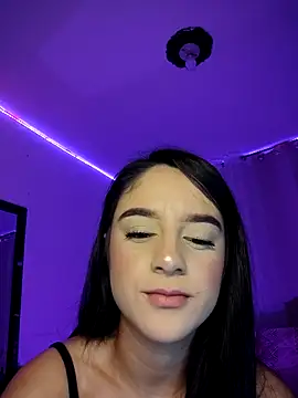 Snapshot of tamara_vald chatting on December 14, 2025, 3:50 pm tamara vald online show from December 14, 2025, 3:50 pm