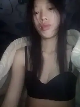 Khanhu xx online show from November 19, 2025, 4:23 am