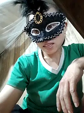 Snapshot of Tuyet_xx chatting on October 5, 2025, 2:04 pm Tuyet xx online show from October 5, 2025, 2:04 pm