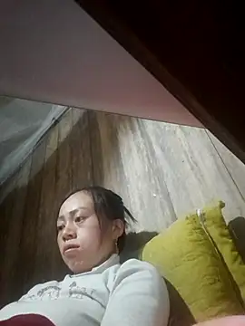 Snapshot of Tuyet_xx chatting on November 12, 2025, 10:52 pm Tuyet xx online show from November 12, 2025, 10:52 pm