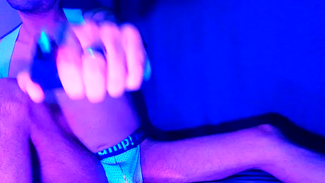 highinhtxx online show from October 23, 2025, 4:34 am