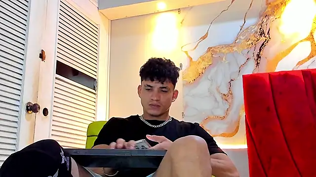 Snapshot of daniscot chatting on November 25, 2025, 3:50 am daniscot online show from November 25, 2025, 3:50 am