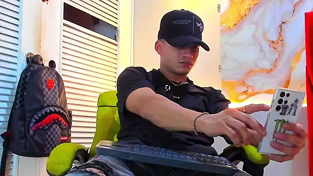 Snapshot of daniscot chatting on November 29, 2025, 8:12 pm daniscot online show from November 29, 2025, 8:12 pm