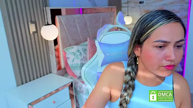 lila cute1 online show from November 20, 2025, 1:22 pm