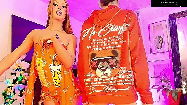 GIRLS OFFICIALL   online show from November 28, 2025, 7:22 am