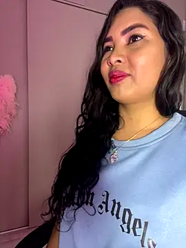 EmilyZuits online show from November 22, 2025, 9:58 pm