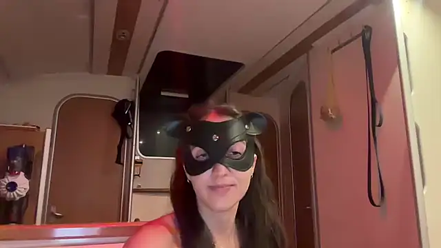 Monk and Mia online show from November 6, 2025, 4:24 am