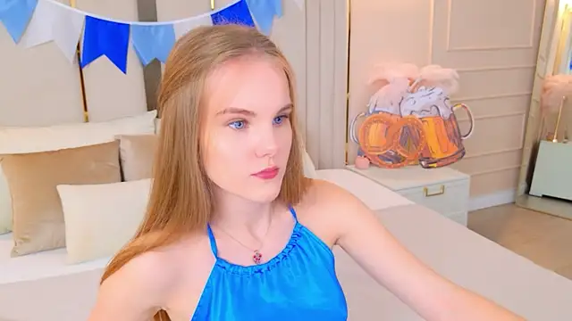 Lili Lohan online show from October 5, 2025, 5:11 pm