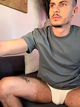 WildFlame2525 online show from November 17, 2025, 1:39 pm