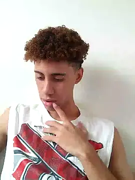 Snapshot of The_boy_good chatting on November 7, 2025, 7:36 pm The boy good online show from November 7, 2025, 7:36 pm