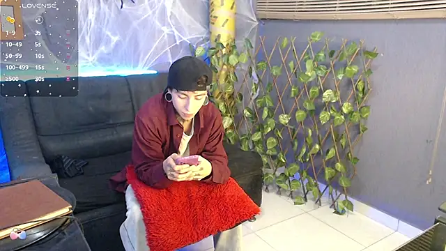 Kuregari xs online show from October 24, 2025, 5:04 am