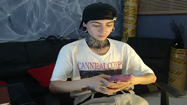 Kuregari xs online show from October 27, 2025, 1:42 am