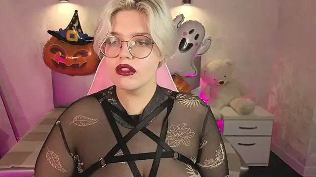 Snapshot of DominiqueSweetie chatting on October 27, 2025, 9:02 am DominiqueSweetie online show from October 27, 2025, 9:02 am