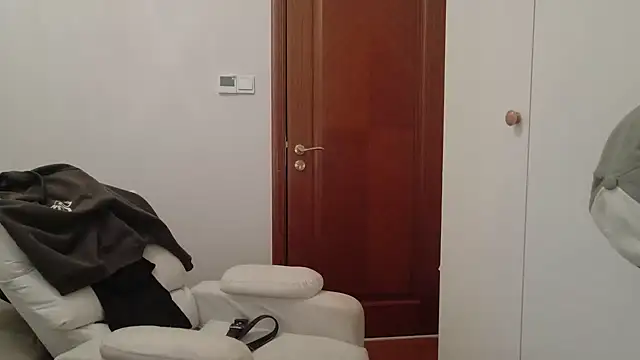 hangzi-0011 online show from October 13, 2025, 10:15 am