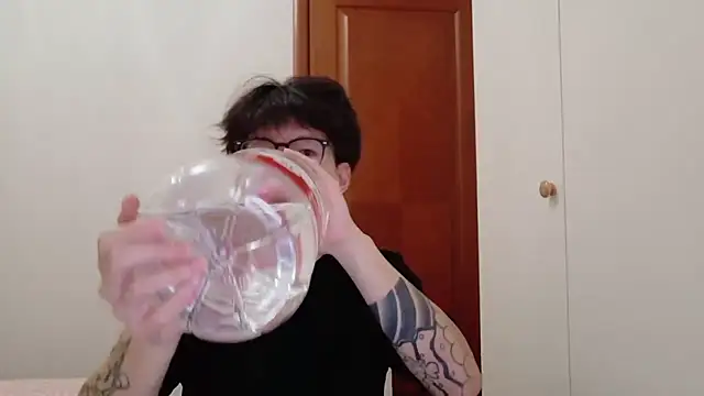 hangzi-0011 online show from November 16, 2025, 9:59 am