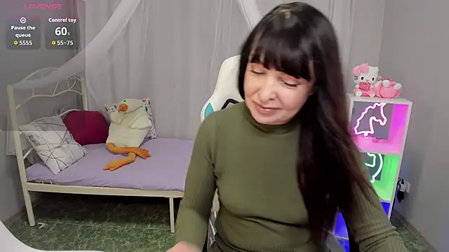 LindaRomero online show from November 9, 2025, 11:08 am