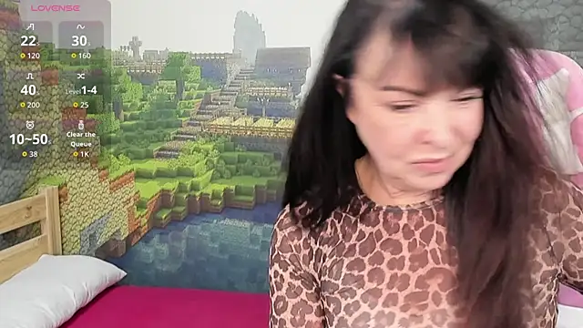 LindaRomero online show from November 12, 2025, 10:37 am