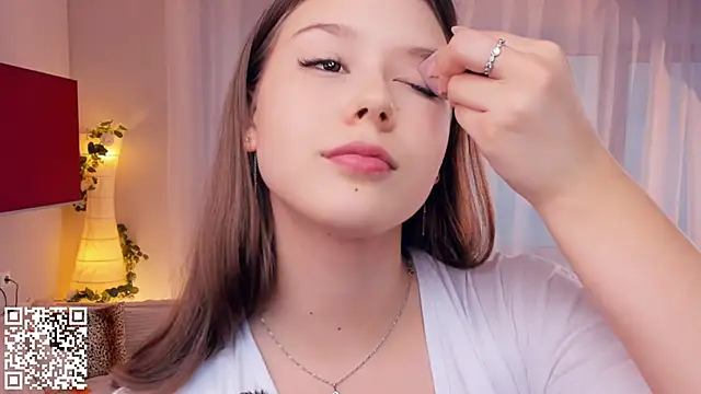 Snapshot of MondoNeko chatting on October 25, 2025, 7:16 am MondoNeko online show from October 25, 2025, 7:16 am