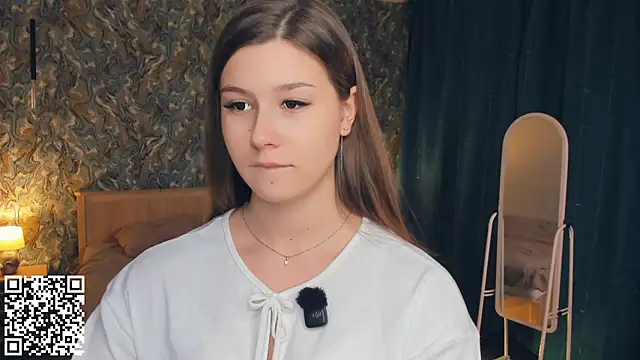 Snapshot of MondoNeko chatting on December 3, 2025, 7:05 am MondoNeko online show from December 3, 2025, 7:05 am