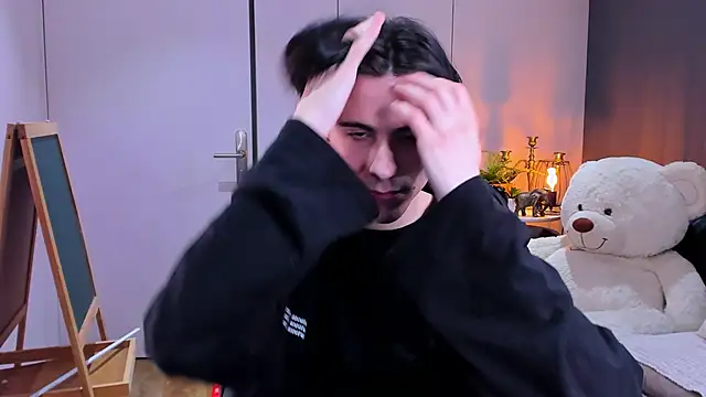 Ellis Rin online show from November 3, 2025, 9:16 pm